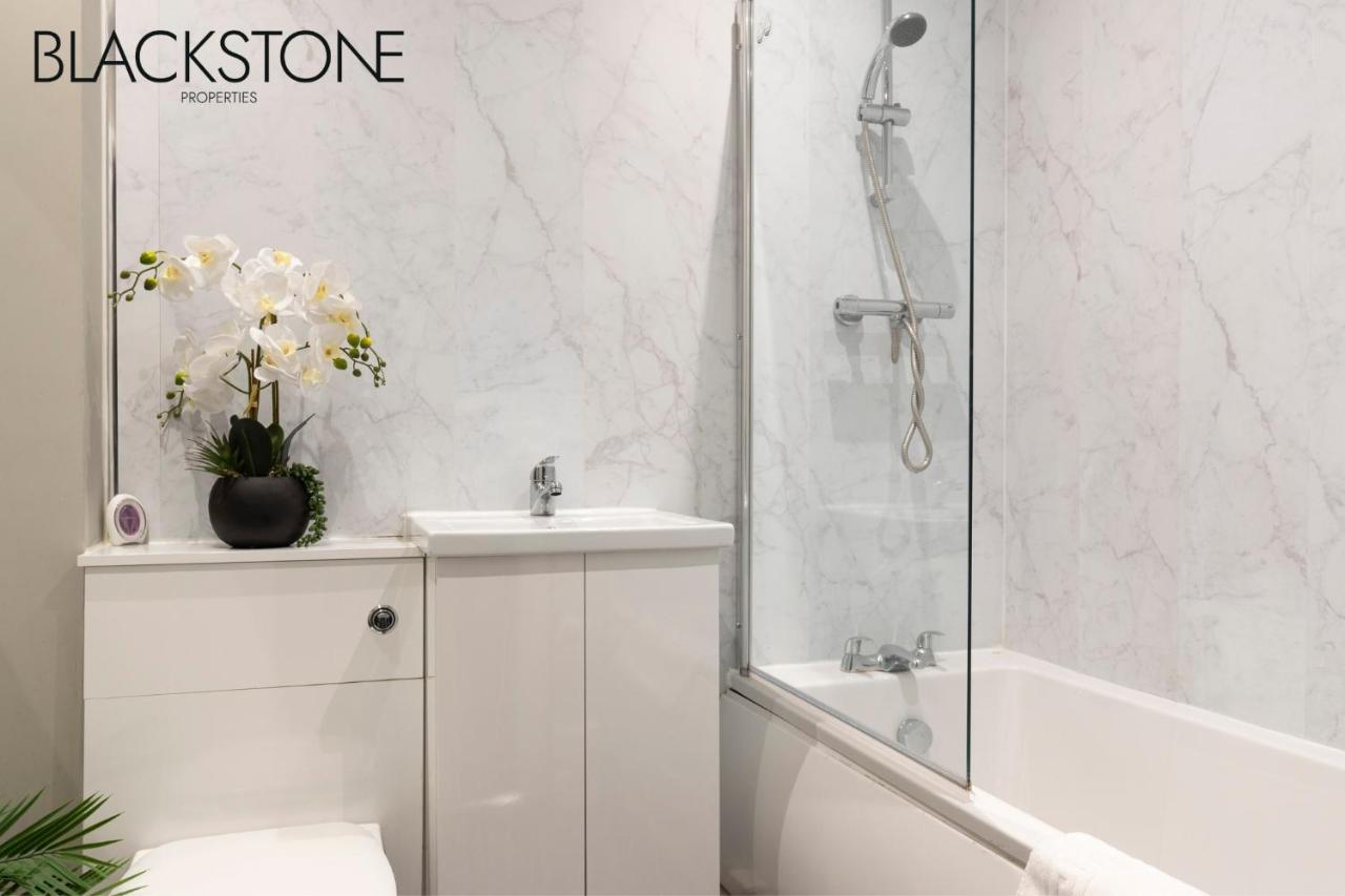 Champagne House - 4 Bed Property Plus 2 Sofa Beds By Bpne Darlington  Exteriér fotografie