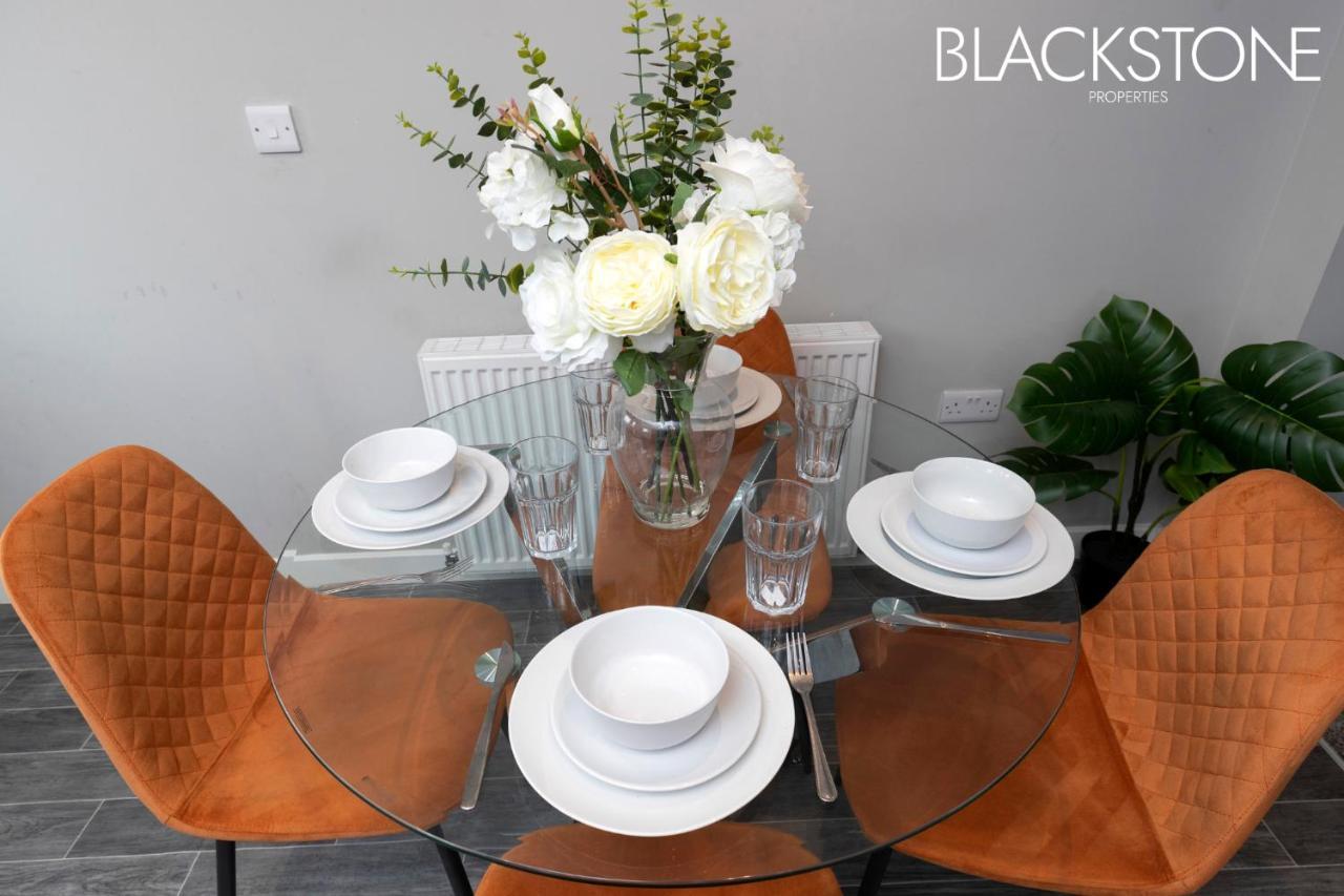 Champagne House - 4 Bed Property Plus 2 Sofa Beds By Bpne Darlington  Exteriér fotografie